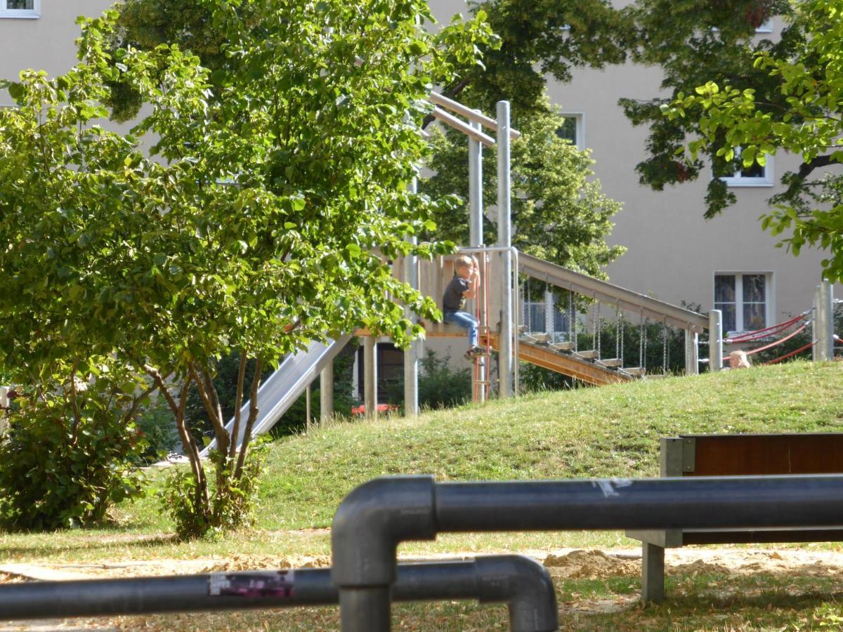 Humboldt 3 Schlafzimmer,wifi, Netflix Parken, Terrasse, Klimatisiert, Naehe Zentrum Apartment Jena