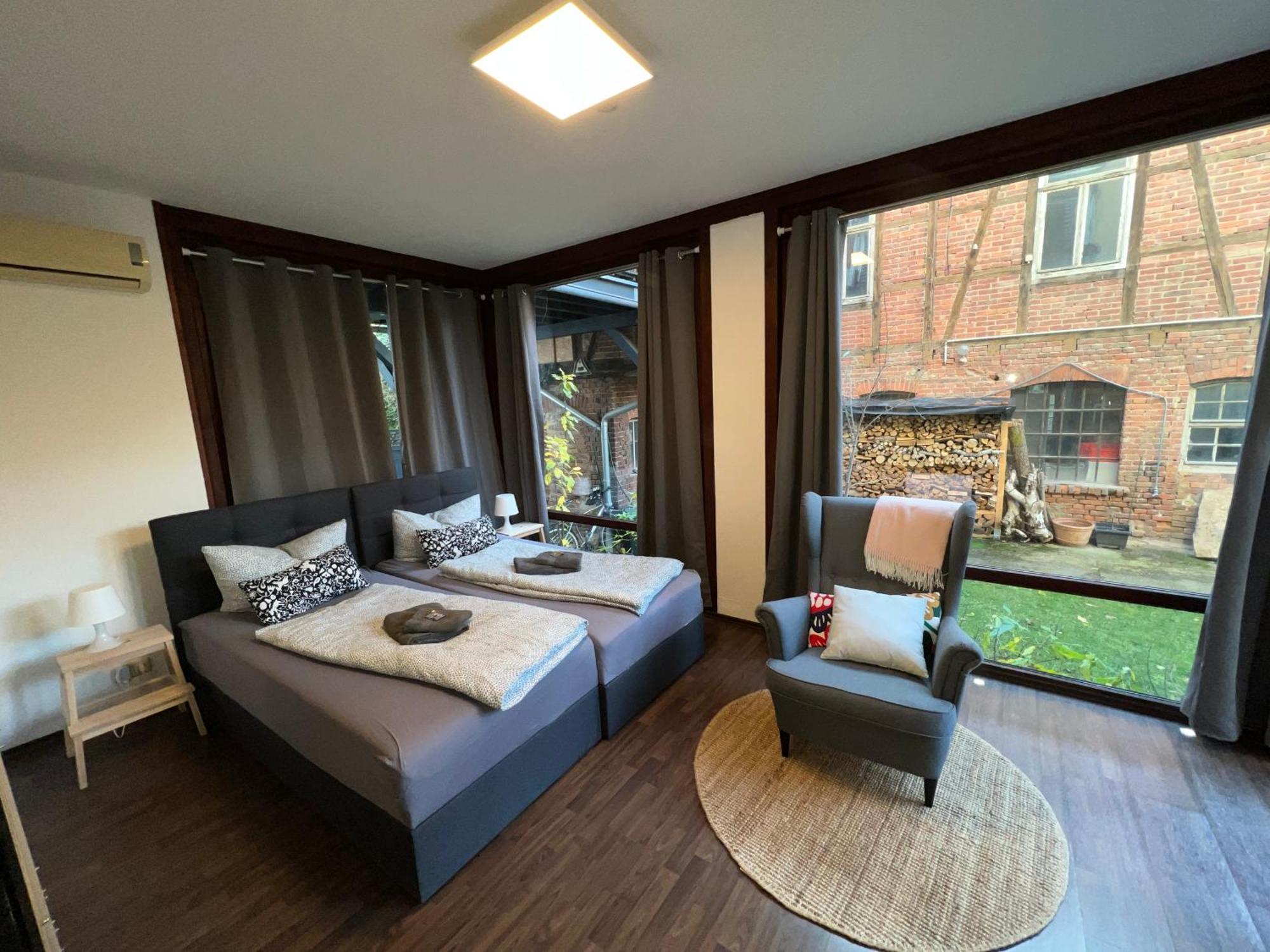 Humboldt 3 Schlafzimmer,wifi, Netflix Parken, Terrasse, Klimatisiert, Naehe Zentrum Jena